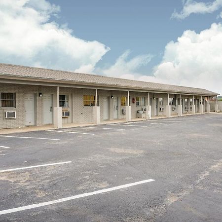 Oyo Hotel Austin Street Giddings Exterior foto