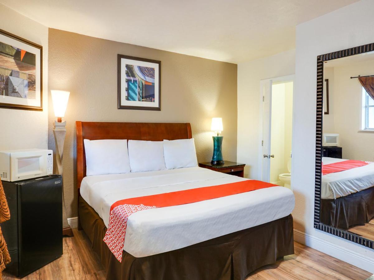 Oyo Hotel Austin Street Giddings Exterior foto