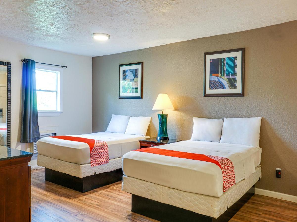 Oyo Hotel Austin Street Giddings Exterior foto