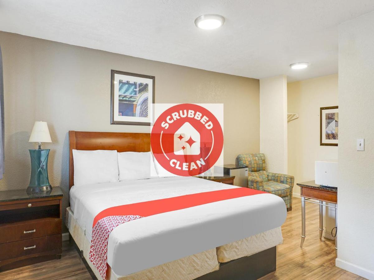 Oyo Hotel Austin Street Giddings Exterior foto
