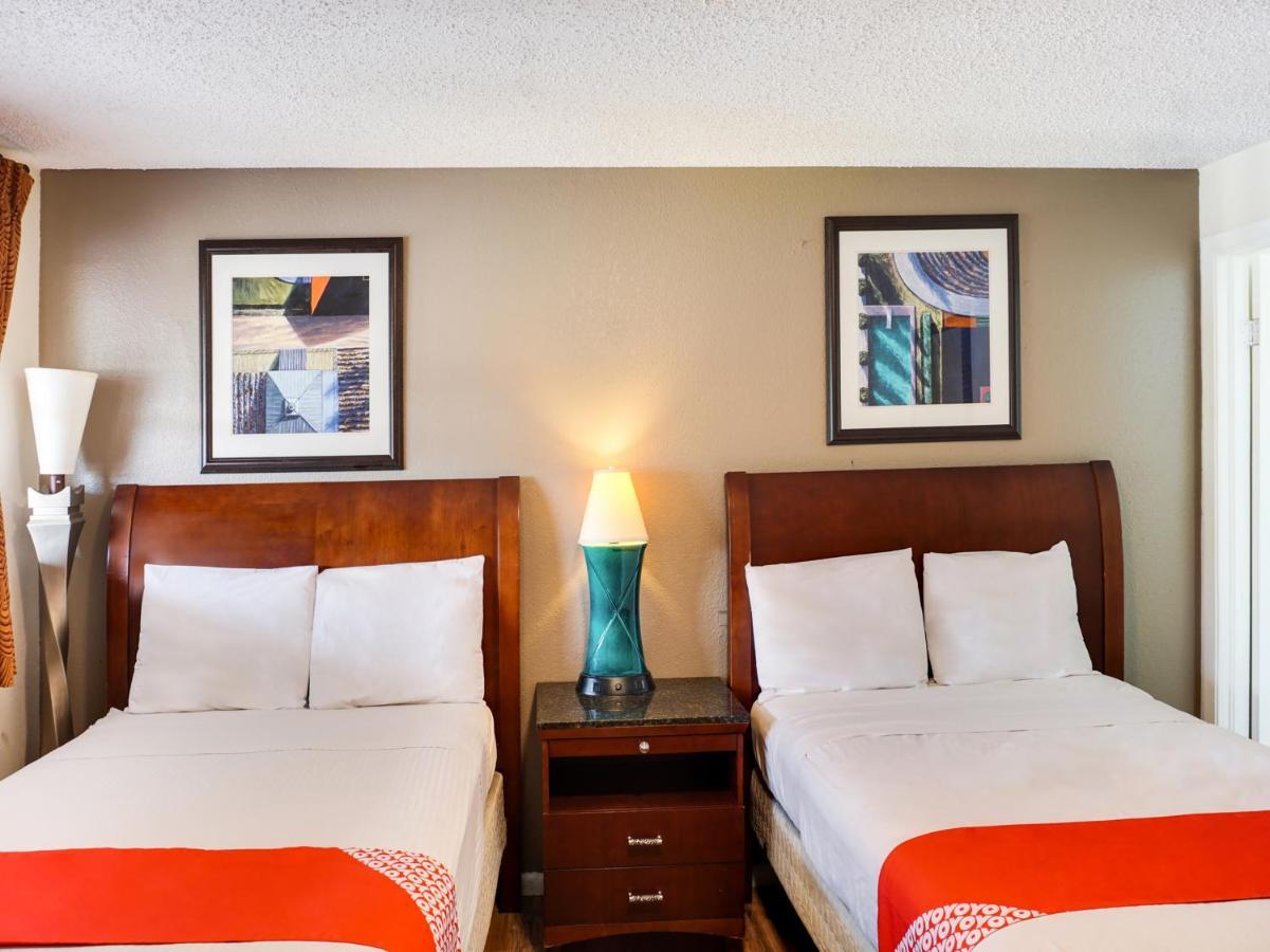 Oyo Hotel Austin Street Giddings Exterior foto