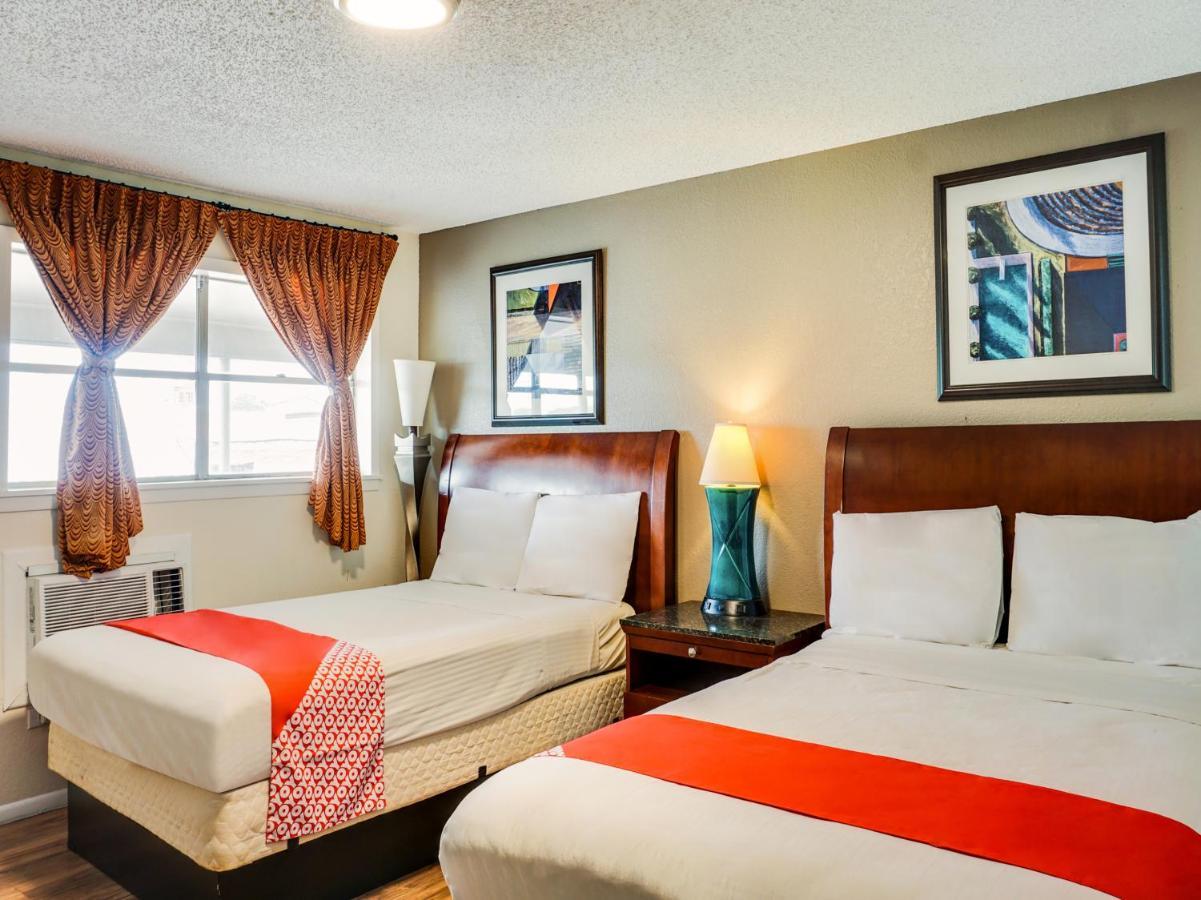 Oyo Hotel Austin Street Giddings Exterior foto
